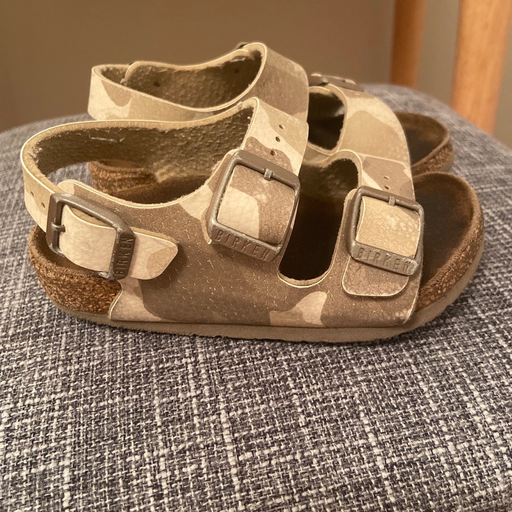 Birkenstock toddler size 8.5